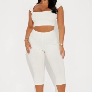NEW White Ribbed Crop Top and Capri Pant Set